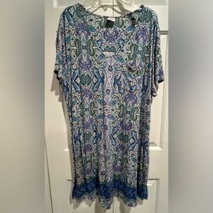 SOMA Nightgown 💜💙💚 Short Sleeves, V-Neck & Border along the bottom Hem